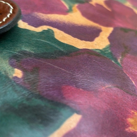 Patricia Nash Ferrara Floral Leather Shoulder Bag with metal clasp - Picture 15 of 16